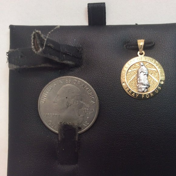 10K REAL SOLID GOLD MEDALLION PENDANT OUR LADY OF GUADALUPE PRAY FOR US 1.8gr - Picture 4 of 8